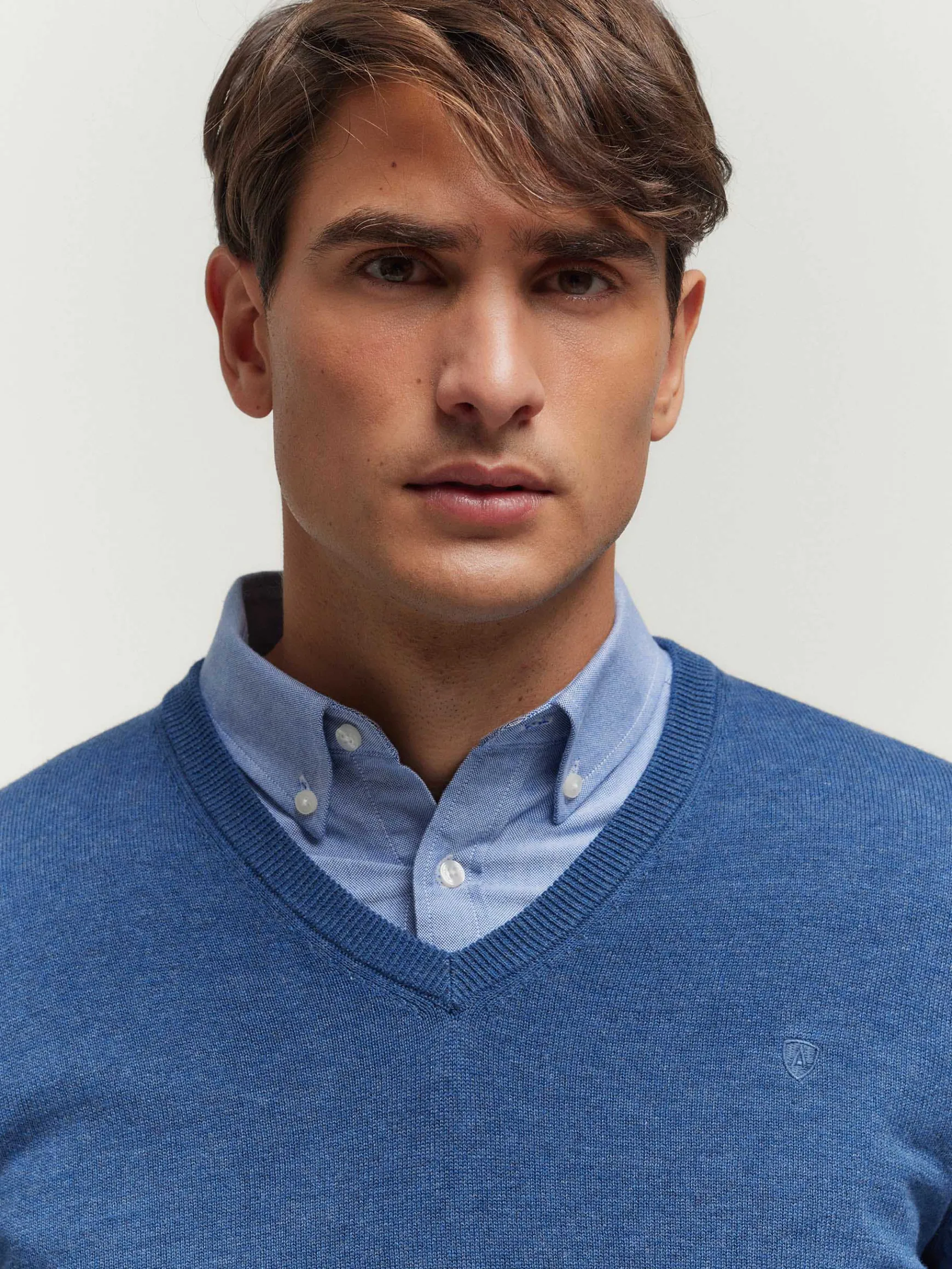 JERSEY V-NECK TRENDY-Alvaro Moreno
