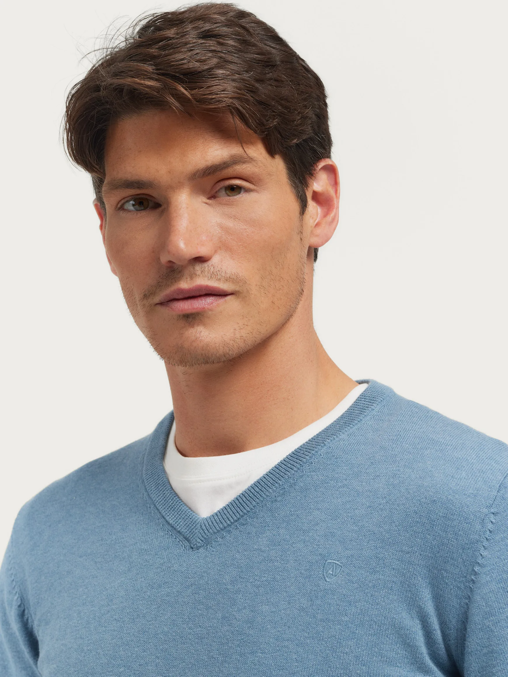 JERSEY V-NECK TRENDY-Alvaro Moreno New