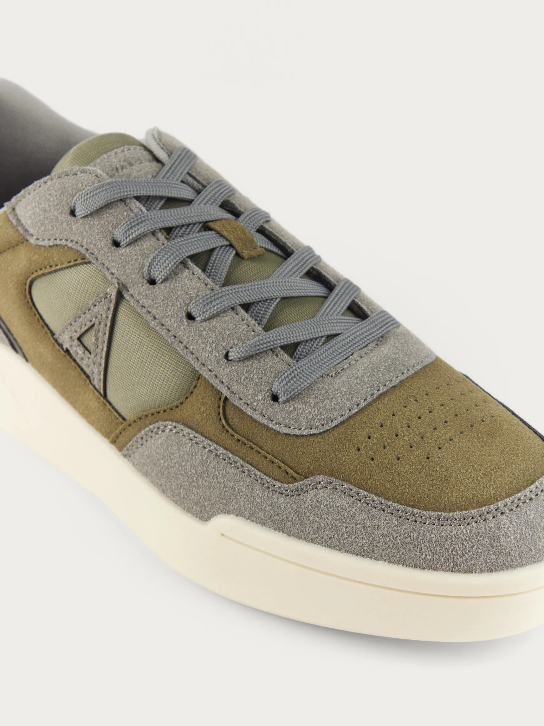 SNEAKERS BRUSSELS-Alvaro Moreno Online