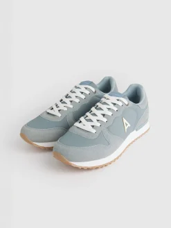 SNEAKERS VIBES-Alvaro Moreno New