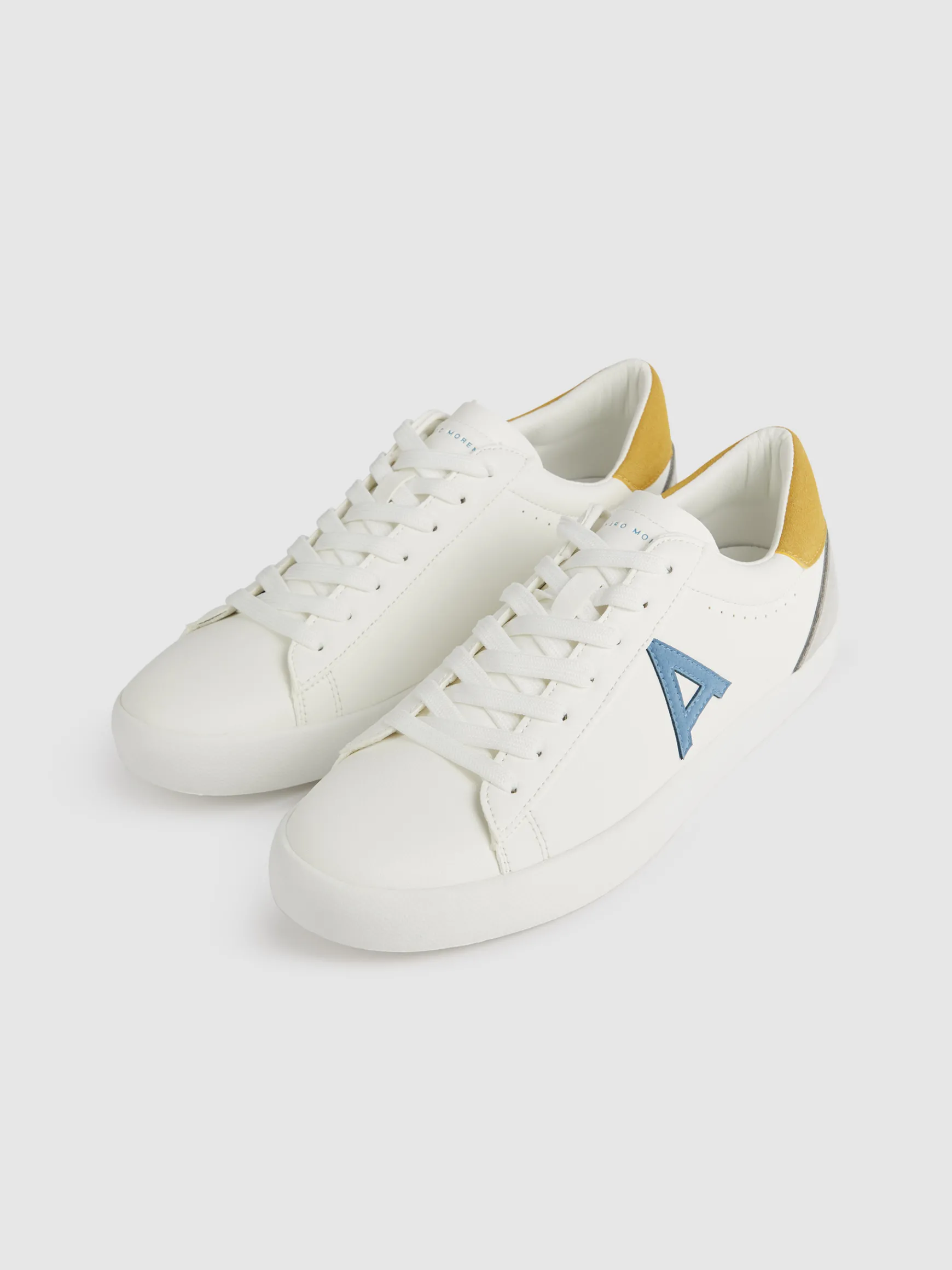 SNEAKERS WAY-Alvaro Moreno