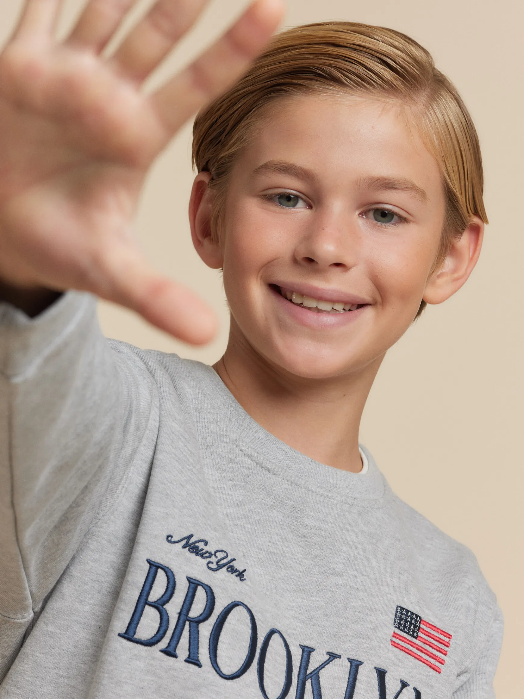 SUDADERA BROOKLIN KIDS-Alvaro Moreno